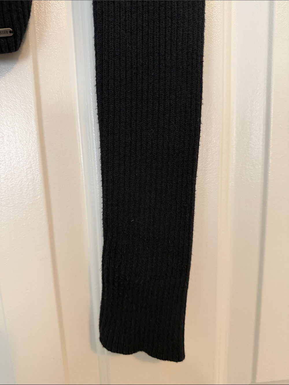 Hollister Black Ribbed Button-Up Cardigan with Faux Fur Collar - Picture 3 of 6